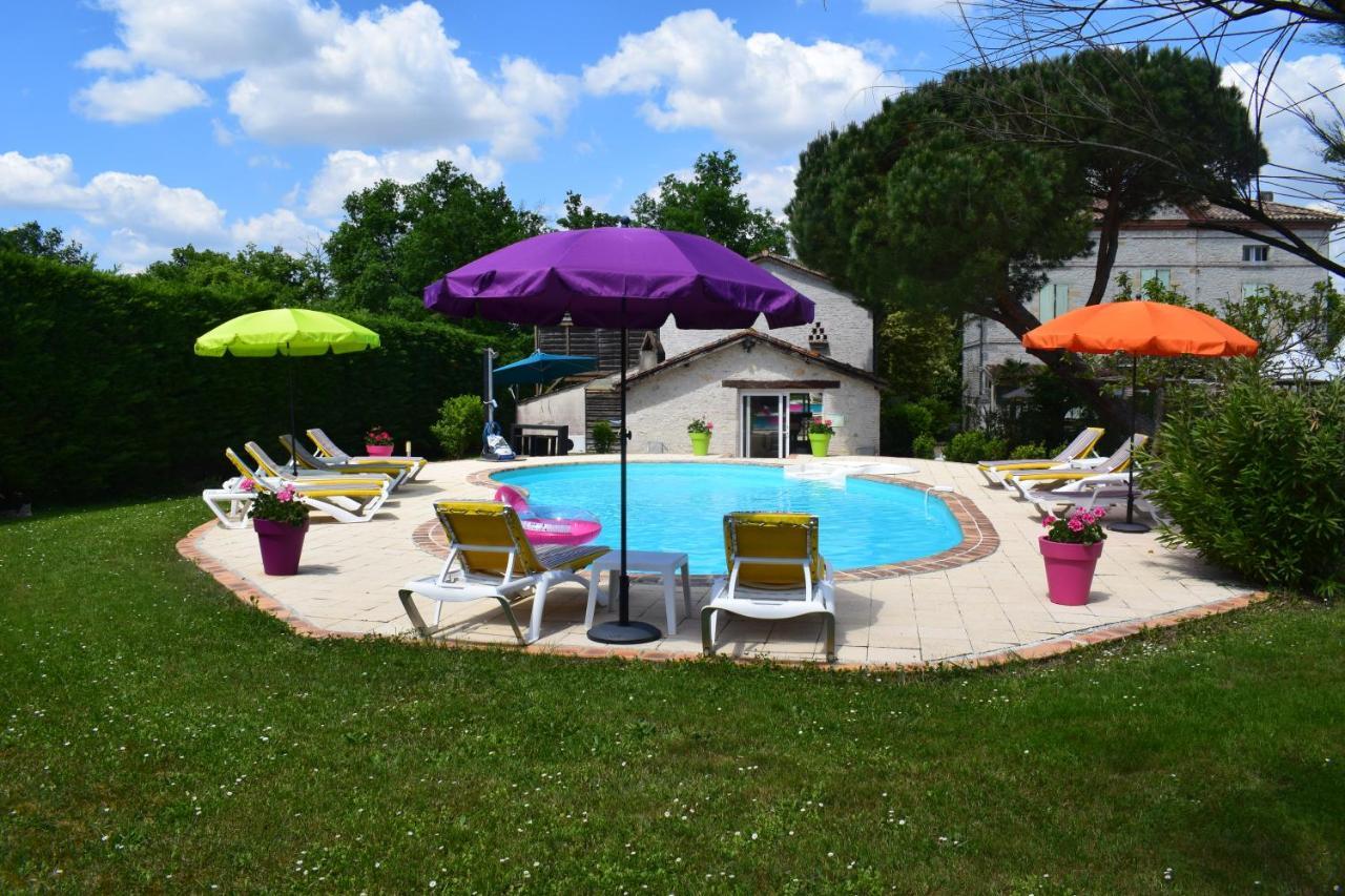 Domaine Le Baraillot, Chambres Et Repas D'Hotes, Soiree Etape Aiguillon Exterior foto